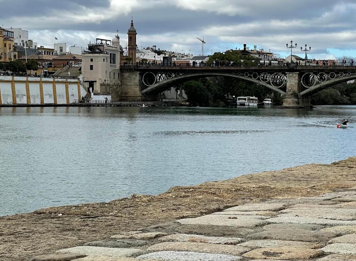 Apartamentos Rg Resitur Sevilla Eksteriør bilde